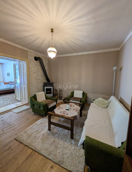 Exkluzívne na predaj útulná chalupa 190 m2, na pozemku 1265 m2, Veľké Ludince,  Levice