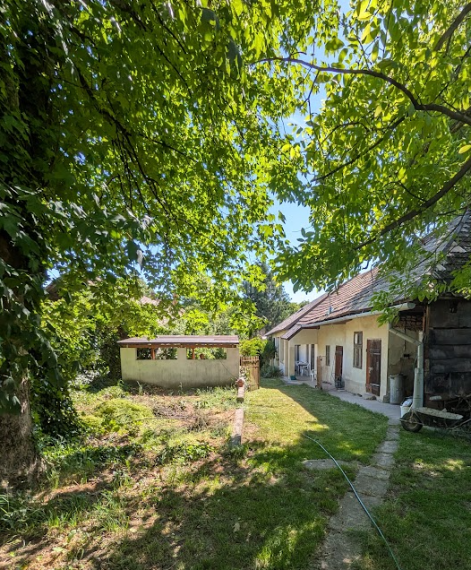 Exkluzívne na predaj útulná chalupa 190 m2, na pozemku 1265 m2, Veľké Ludince,  Levice