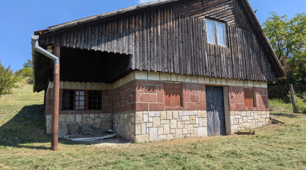 Na predaj chata vo vinohradníckej oblasti Staré Levice