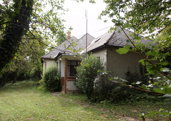 PREDANÉ!! na predaj rodinný dom 130 m2, pôvodný stav, pozemok 1244 m2, Žikava, Zlaté Moravce