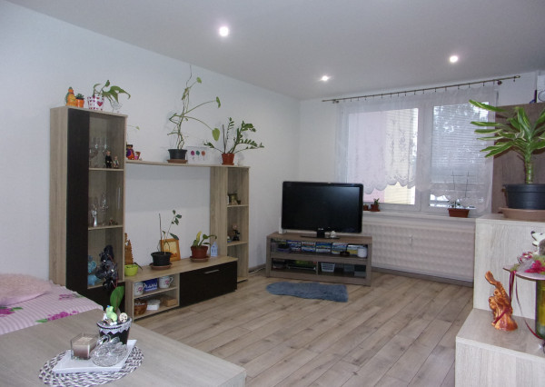 Predaj 3 izbový byt, rekonštrukcia, Nové Zámky