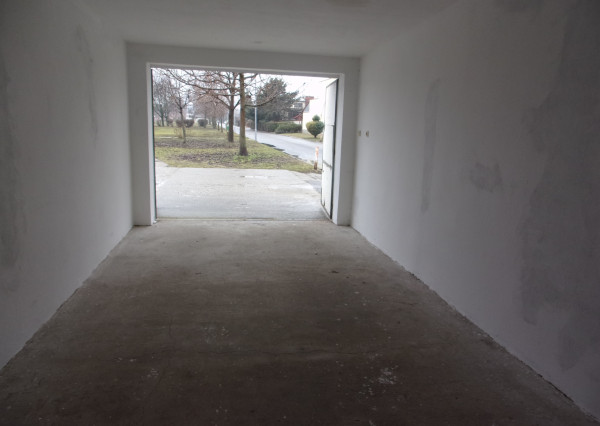 Prenájom samostatná garáž 23 m2, Nové Zámky