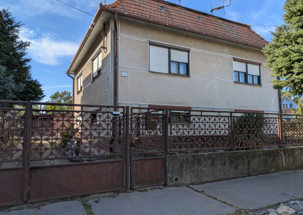 exkluzívne na predaj 4 izbový rodinný dom, Plavé Vozokany, okres Levice.