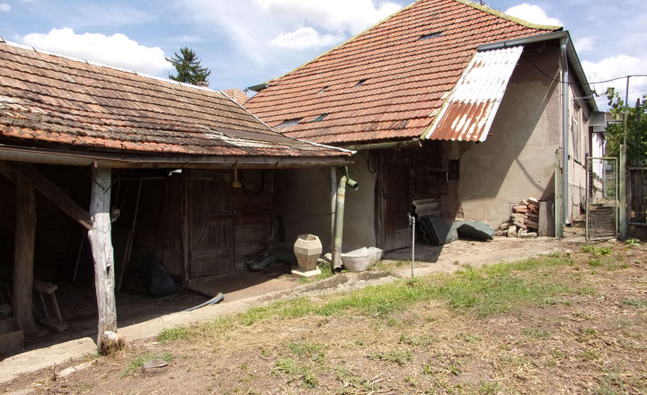 Znížená cena!! na predaj vidiecky dom, pôvodný stav, pozemok  2119 m2, Kolta, Nové Zámky - fotografia 10