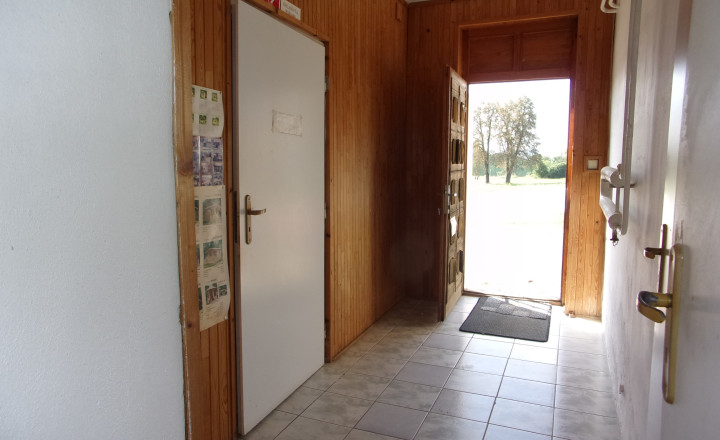 Investičná ponuka - prevádzková budova 400 m2, Plavé Vozokany, Levice - fotografia 5