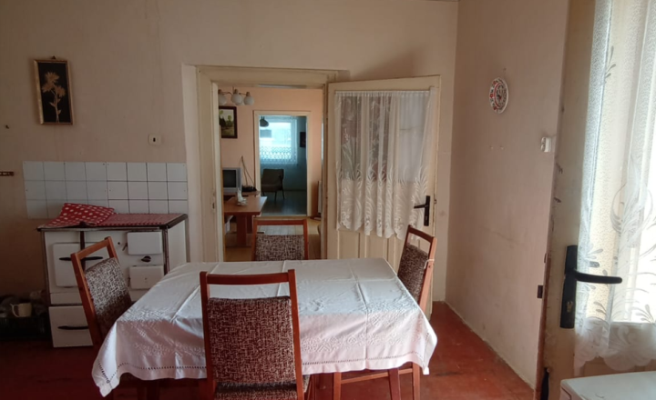 Znížená cena!! na predaj vidiecky dom, pôvodný stav, pozemok  2119 m2, Kolta, Nové Zámky - fotografia 3