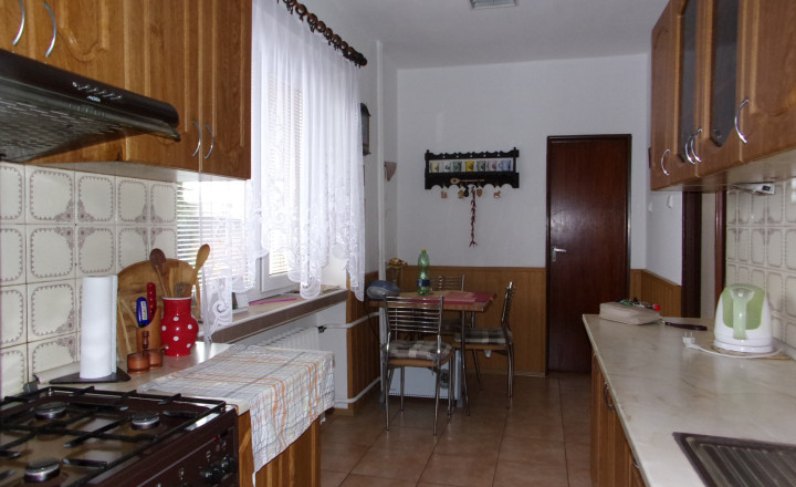 REZERVOVANÉ  exkluzívny predaj zariadený 6 izbový rodinný dom, pozemok 1270 m2, Rišňovce - fotografia 3