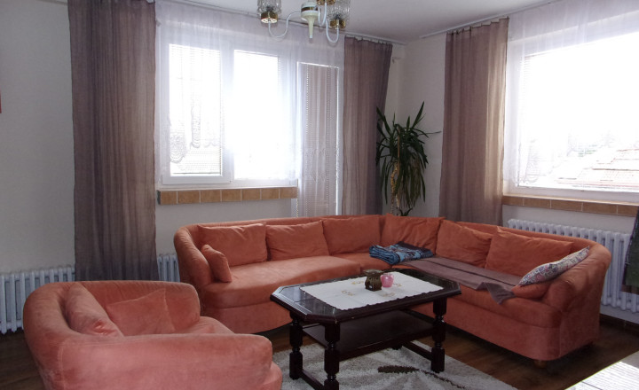 REZERVOVANÉ  exkluzívny predaj zariadený 6 izbový rodinný dom, pozemok 1270 m2, Rišňovce - fotografia 1