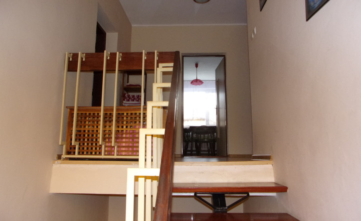 REZERVOVANÉ  exkluzívny predaj zariadený 6 izbový rodinný dom, pozemok 1270 m2, Rišňovce - fotografia 7
