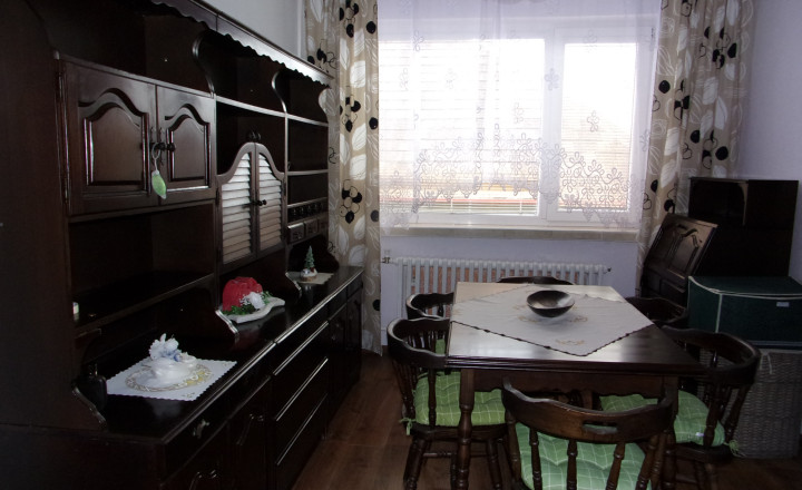 REZERVOVANÉ  exkluzívny predaj zariadený 6 izbový rodinný dom, pozemok 1270 m2, Rišňovce - fotografia 12
